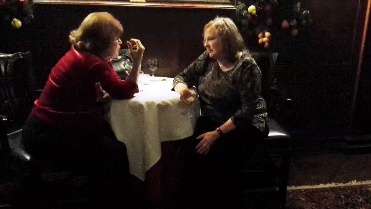 RecentPhotos/Two_Women_20151215_201041_animated--detail.gif
